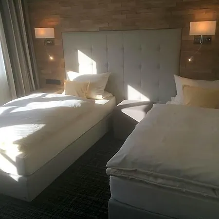 호텔 Landgasthof Kleiner 3*