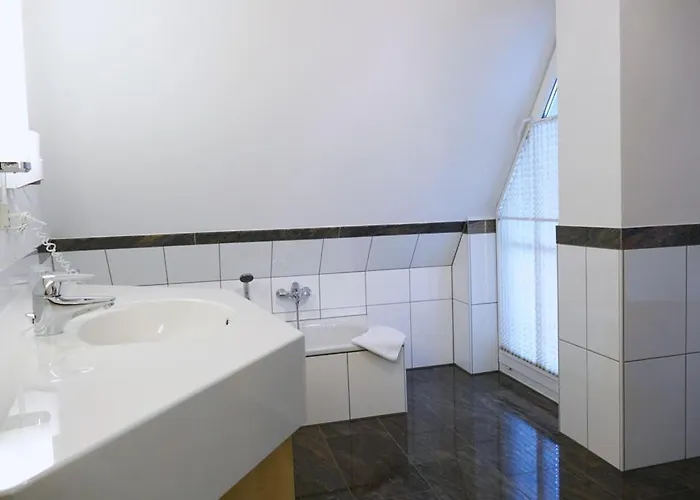 Landgasthof Kleiner Otel Sundern